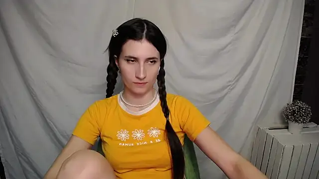 Snapshot of MaryEm976 chatting on February 5, 10:19 am MaryEm976 online show from February 5, 10:19 am