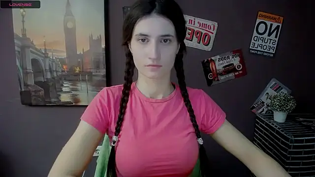 Snapshot of MaryEm976 chatting on February 7, 8:55 am MaryEm976 online show from February 7, 8:55 am