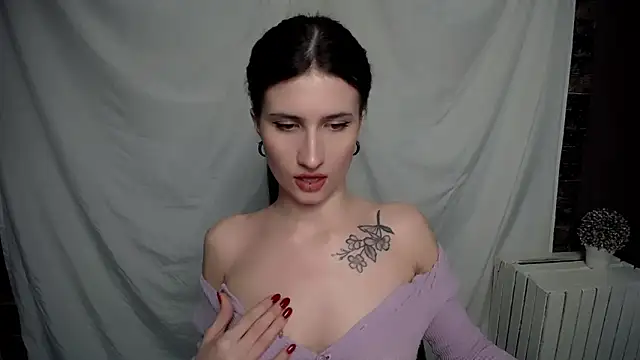 Snapshot of MaryEm976 chatting on February 12, 8:06 am MaryEm976 online show from February 12, 8:06 am