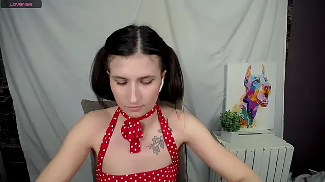 Snapshot of MaryEm976 chatting on March 12, 9:55 am MaryEm976 online show from March 12, 9:55 am