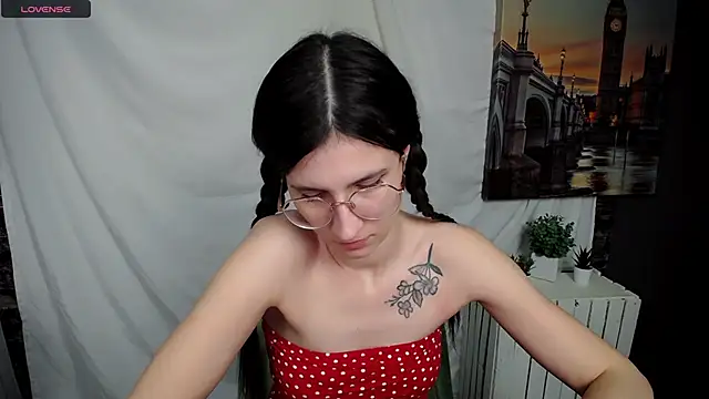 Snapshot of MaryEm976 chatting on March 14, 5:46 pm MaryEm976 online show from March 14, 5:46 pm