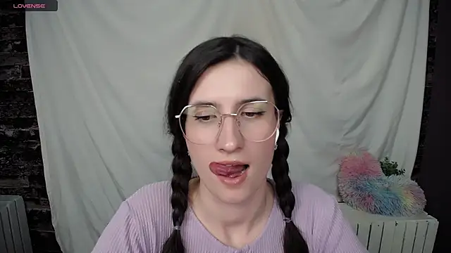 Snapshot of MaryEm976 chatting on March 19, 10:44 am MaryEm976 online show from March 19, 10:44 am