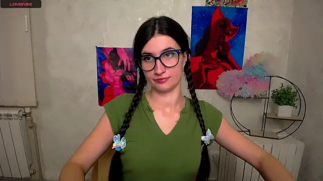 Snapshot of MaryEm976 chatting on November 10, 1:43 pm MaryEm976 online show from November 10, 1:43 pm