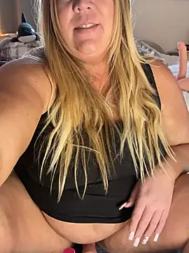 Snapshot of JESS_LOVES chatting on February 25, 9:02 pm JESS LOVES online show from February 25, 9:02 pm