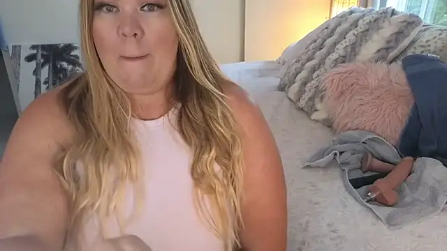 JESS LOVES online show from June 7, 2:43 pm