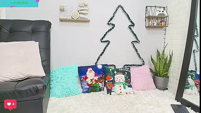 Snapshot of kateadams1 chatting on December 23, 12:14 am kateadams1 online show from December 23, 12:14 am