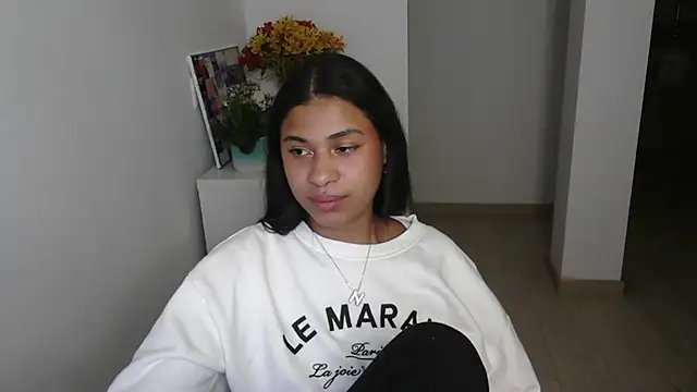 Snapshot of dark_enchantress_ chatting on January 16, 5:21 am dark enchantress online show from January 16, 5:21 am