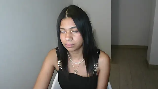 Snapshot of dark_enchantress_ chatting on February 22, 1:22 am dark enchantress online show from February 22, 1:22 am