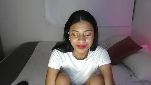 Snapshot of dark_enchantress_ chatting on March 11, 3:37 am dark enchantress online show from March 11, 3:37 am