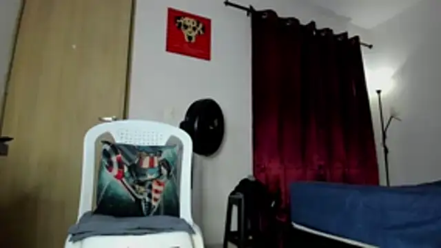 Cloudy pigDude online show from June 12, 4:11 am