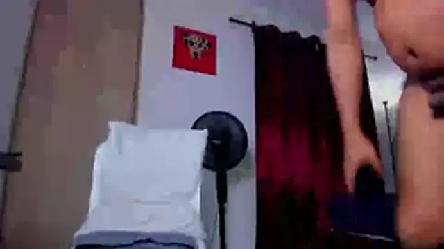 Snapshot of Cloudy_pigDude chatting on July 12, 4:25 am Cloudy pigDude online show from July 12, 4:25 am
