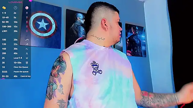 Snapshot of Thomas_chubbyxhot chatting on January 17, 10:01 pm Thomas chubbyxhot online show from January 17, 10:01 pm