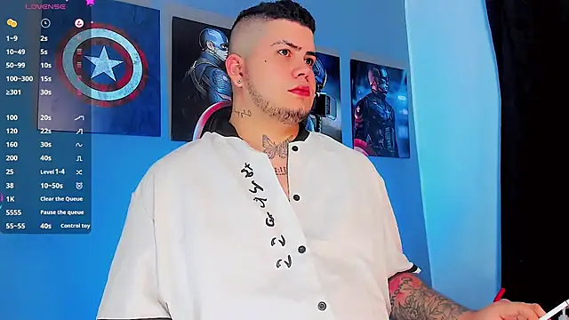 Snapshot of Thomas_chubbyxhot chatting on January 25, 8:53 am Thomas chubbyxhot online show from January 25, 8:53 am