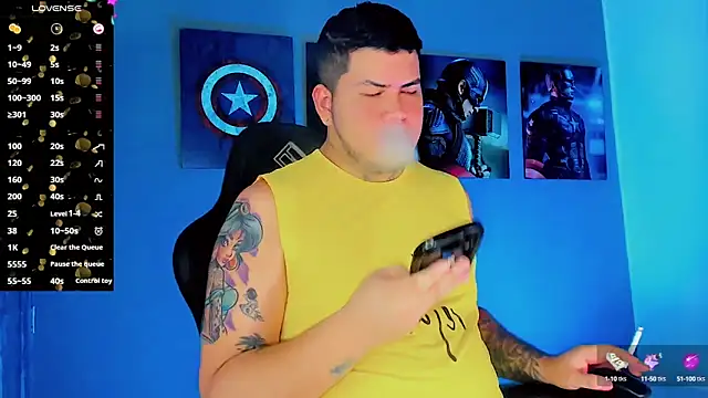 Snapshot of Thomas_chubbyxhot chatting on February 26, 11:48 pm Thomas chubbyxhot online show from February 26, 11:48 pm