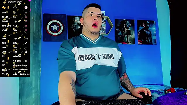 Snapshot of Thomas_chubbyxhot chatting on October 5, 12:09 am Thomas chubbyxhot online show from October 5, 12:09 am