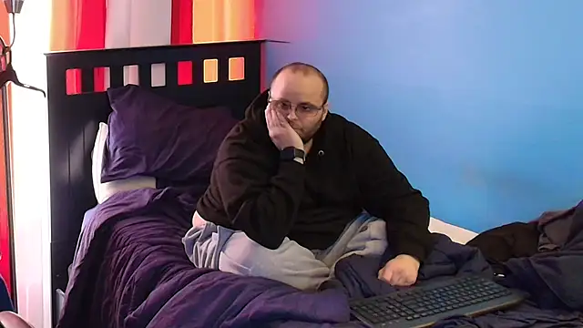 Snapshot of lefty15242 chatting on January 1, 3:35 pm lefty15242 online show from January 1, 3:35 pm