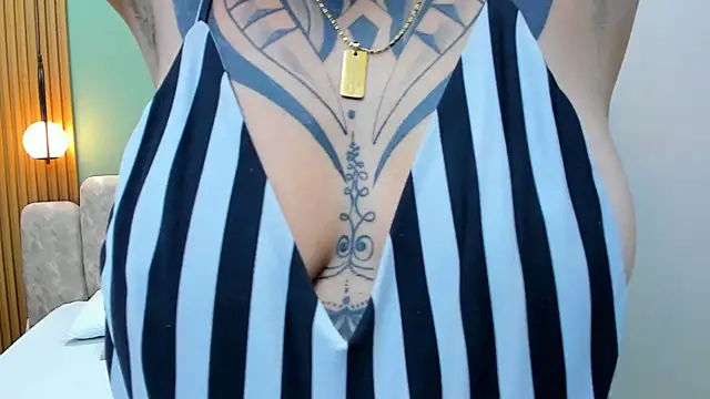 Snapshot of NicoleBlum chatting on March 10, 4:46 pm NicoleBlum online show from March 10, 4:46 pm