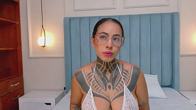 Snapshot of NicoleBlum chatting on May 8, 4:45 pm NicoleBlum online show from May 8, 4:45 pm