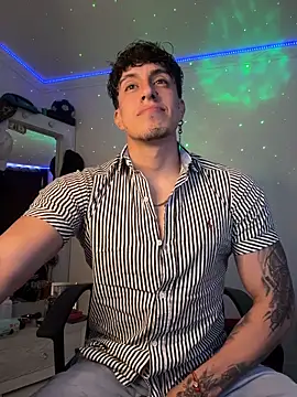 strongboy  online show from December 21, 9:11 pm