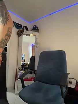strongboy  online show from May 15, 4:36 pm