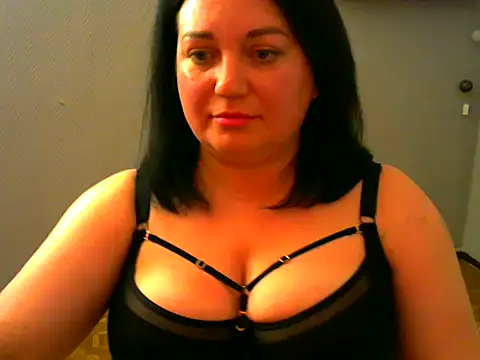 AmanaGi online show from December 30, 1:03 pm