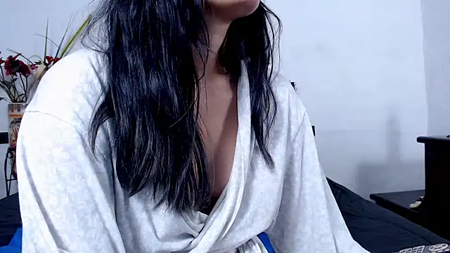 AikoTailor online show from November 24, 11:10 am