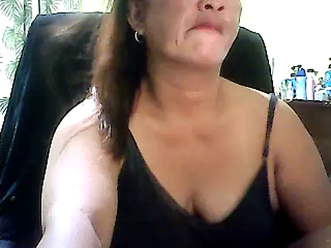 Snapshot of hott_scarlett chatting on February 15, 2:11 pm hott scarlett online show from February 15, 2:11 pm