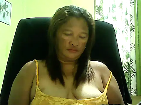 Snapshot of hott_scarlett chatting on December 4, 11:46 pm hott scarlett online show from December 4, 11:46 pm