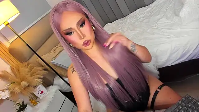 Snapshot of yourbabygoddess chatting on October 23, 6:13 am yourbabygoddess online show from October 23, 6:13 am