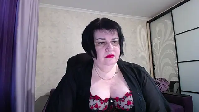 JuicyLady Di online show from December 17, 5:57 am