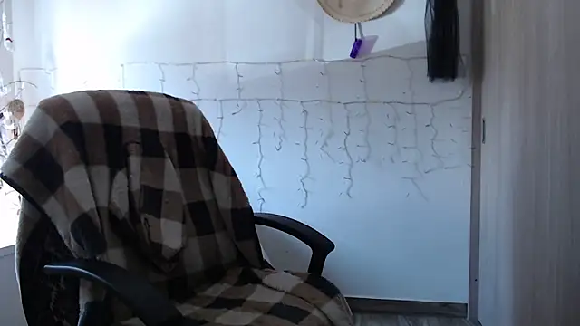 Snapshot of maya_hottt chatting on December 3, 3:22 pm maya hottt online show from December 3, 3:22 pm