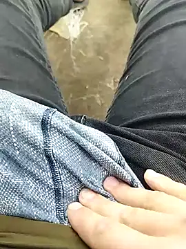 Snapshot of K-27 chatting on November 4, 9:52 am K-27 online show from November 4, 9:52 am