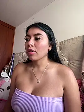 Abby-Sophia online show from January 7, 7:59 pm