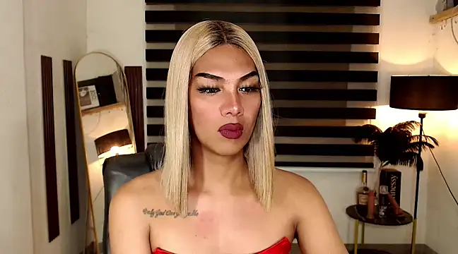 SarahAmber online show from March 13, 4:01 pm