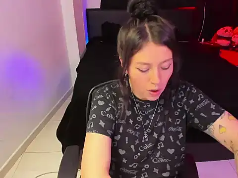 lia minami online show from June 17, 4:04 am