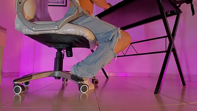 Snapshot of ArchieCollins chatting on October 2, 3:02 am ArchieCollins online show from October 2, 3:02 am