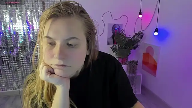 JadeSoft online show from December 15, 1:43 pm