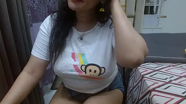 Lovelywife786 online show from May 3, 5:19 pm