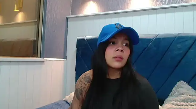 EmilyQueen3x online show from February 25, 1:06 pm