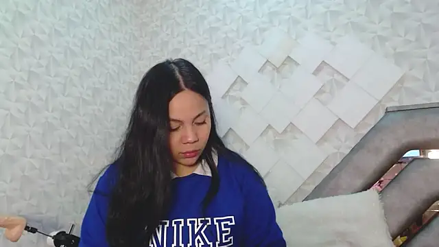 EmilyQueen3x online show from September 18, 12:51 pm