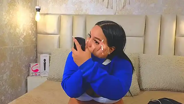 EmilyQueen3x online show from April 29, 12:31 pm
