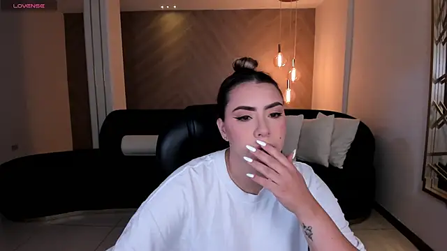 MartinnaBonnet online show from December 17, 10:12 am