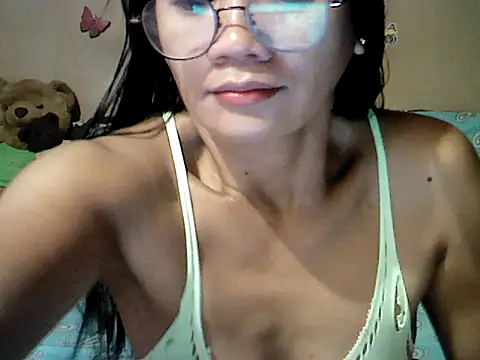 Mia Rein online show from May 2, 2:05 am
