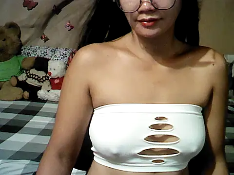 Snapshot of Mia_Rein chatting on May 29, 2:15 pm Mia Rein online show from May 29, 2:15 pm