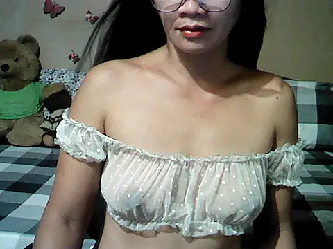 Snapshot of Mia_Rein chatting on June 7, 2:10 pm Mia Rein online show from June 7, 2:10 pm