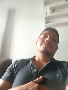 Snapshot of Vulckano43 chatting on December 7, 7:54 pm Vulckano43 online show from December 7, 7:54 pm