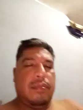 Snapshot of Vulckano43 chatting on November 1, 7:54 am Vulckano43 online show from November 1, 7:54 am