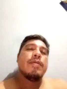 Snapshot of Vulckano43 chatting on November 24, 8:14 am Vulckano43 online show from November 24, 8:14 am