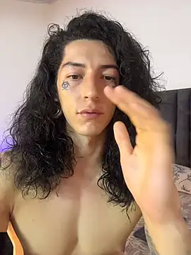 Snapshot of tommylongxx chatting on November 16, 9:53 pm tommylongxx online show from November 16, 9:53 pm