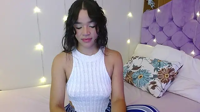 Snapshot of kiarablue chatting on January 13, 1:45 am kiarablue online show from January 13, 1:45 am